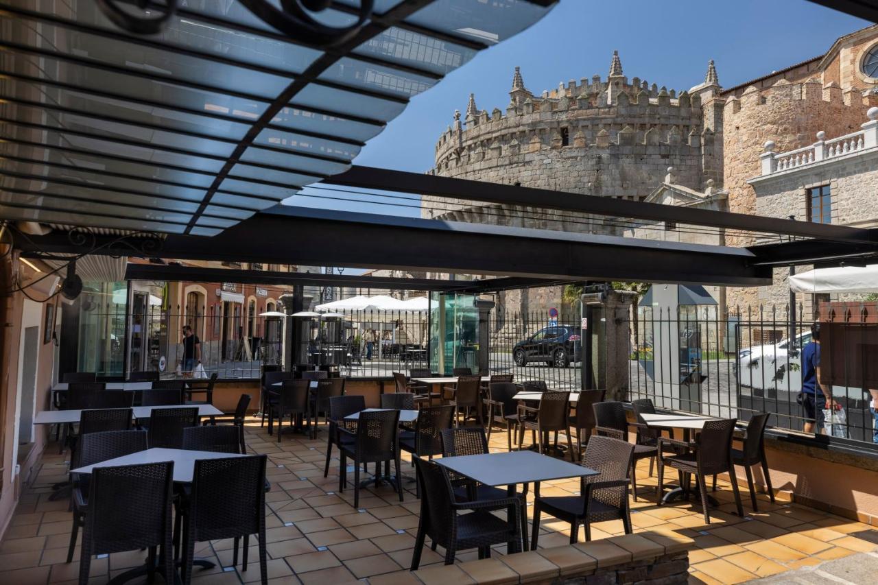 Hostal Restaurante Puerta Del Alcazar Ávila Exterior foto