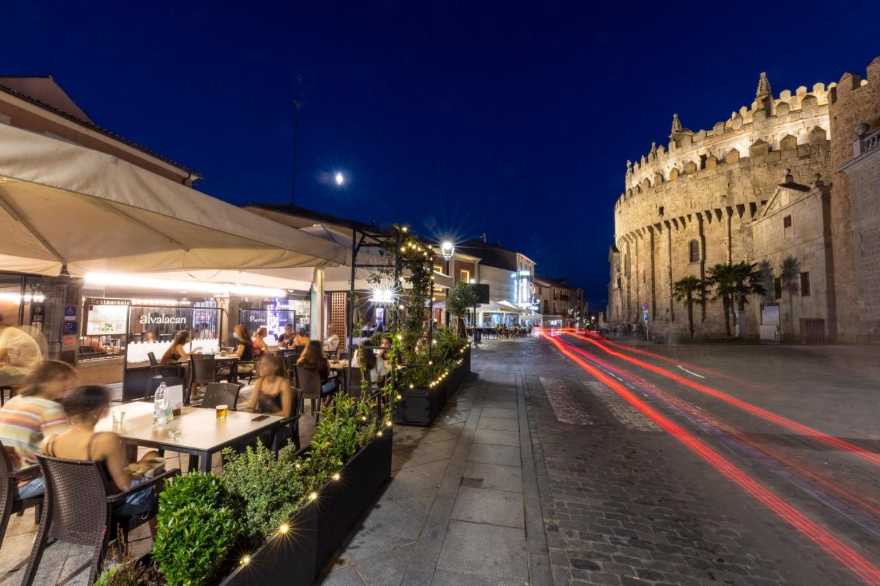 Hostal Restaurante Puerta Del Alcazar Ávila Exterior foto