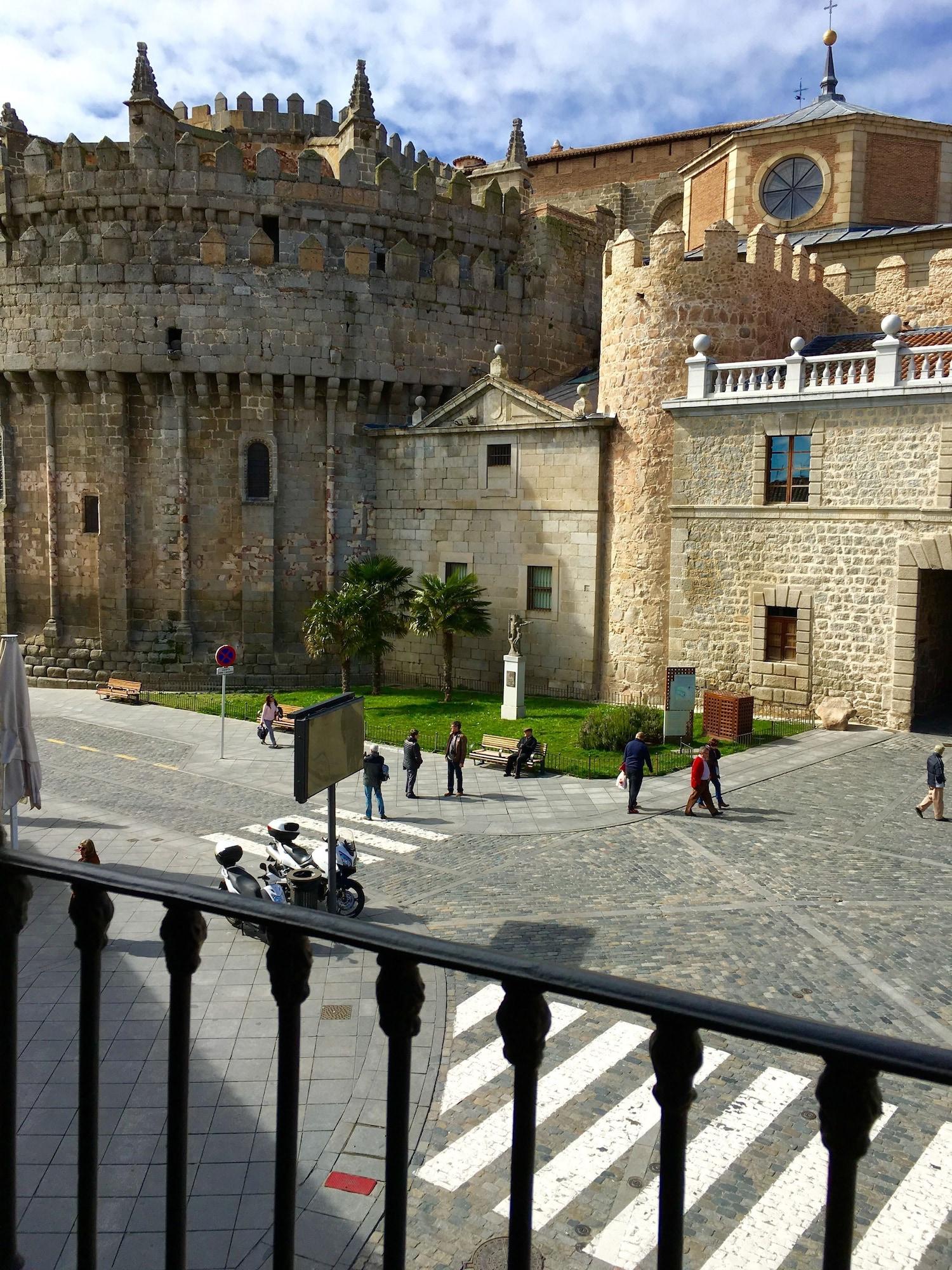 Hostal Restaurante Puerta Del Alcazar Ávila Exterior foto